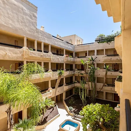 Jardines De Isla Canela, Planta Baja.